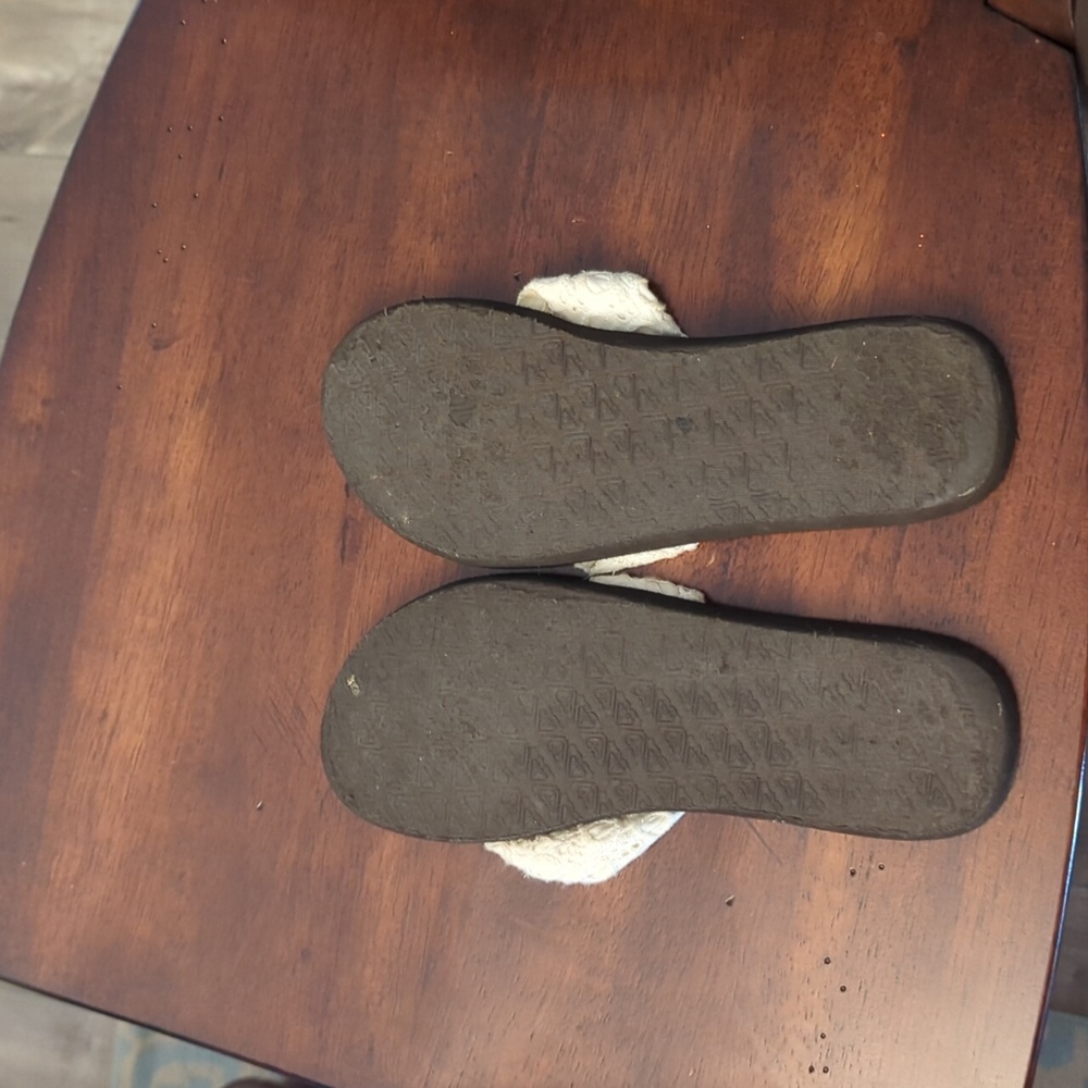 Roxy Black and Cream Lace Sandals Size 7 - Picture 2 of 3